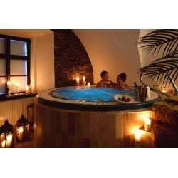 Dárkový poukaz na Dámskou jízdu na skleničku pro 2 osoby na zámku – náhled 4