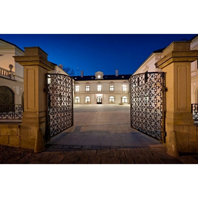 Dárkový poukaz na Dámskou jízdu na skleničku pro 2 osoby na zámku – Darujpoukaz.cz