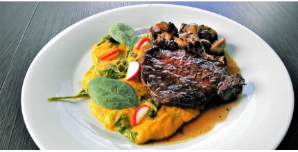 Dárkový poukaz na Dámskou jízdu na skleničku pro 2 osoby na zámku – náhled 5