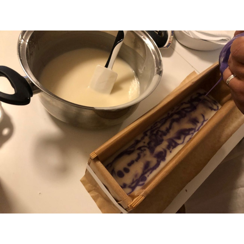 Dárkový poukaz na kurz ruční výroby mýdel pro 2 osoby – náhled 3