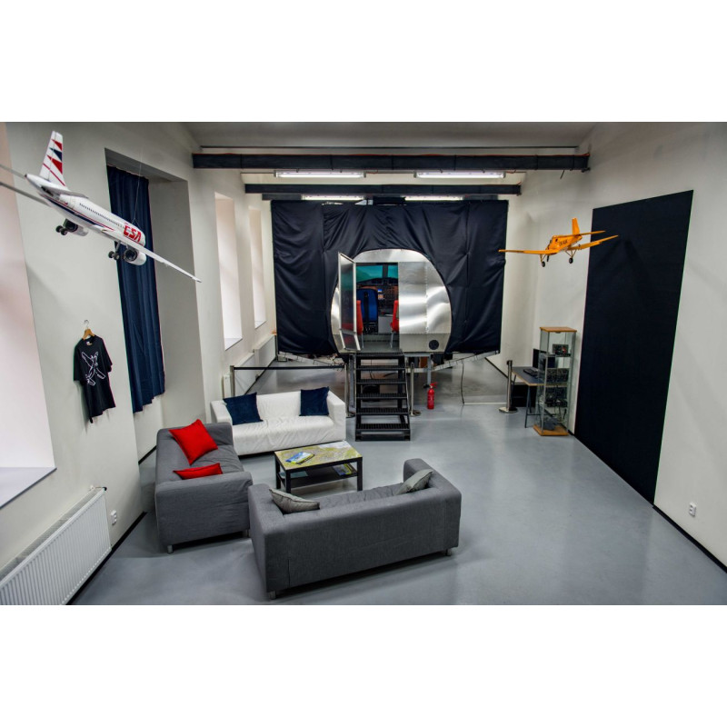 Dárkový poukaz na leteckou únikovku včetně využití leteckého simulátoru – náhled 3