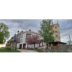 Dárkový poukaz na ubytování na hradě Doubravka u Teplic – Darujpoukaz.cz