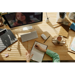 Dárkový poukaz na jazykový kurz online dle vlastního výběru – Darujpoukaz.cz