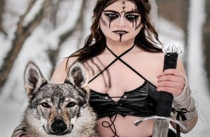 Dárkový poukaz na zážitkové focení s vlky – Darujpoukaz.cz