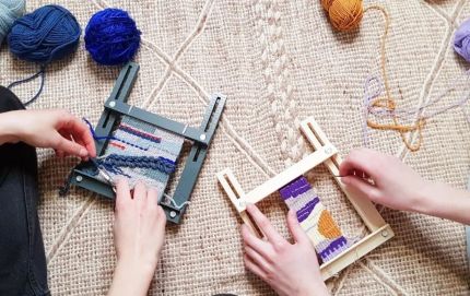 Dárkový poukaz na kurz tkaní pro radost v Praze – Darujpoukaz.cz