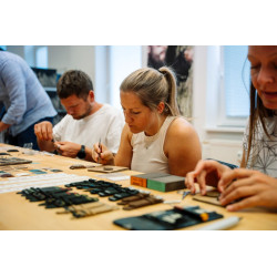 Dárkový poukaz na workshop výroby dřevěných hodinek TimeWood v Praze či Ostravě – náhled 16