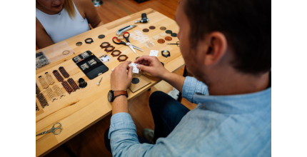Dárkový poukaz na workshop výroby dřevěných hodinek TimeWood v Praze či Ostravě – náhled 17