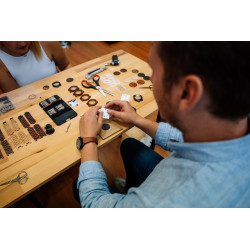 Dárkový poukaz na workshop výroby dřevěných hodinek TimeWood v Praze či Ostravě – náhled 17