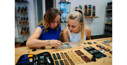 Dárkový poukaz na workshop výroby dřevěných hodinek TimeWood v Praze či Ostravě – náhled 18