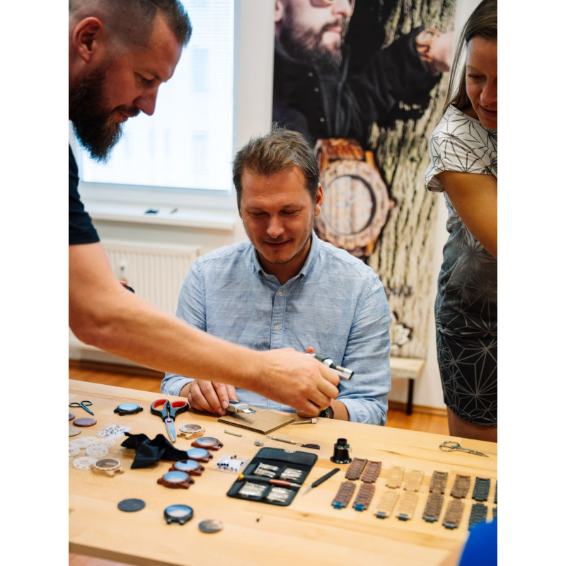Dárkový poukaz na workshop výroby dřevěných hodinek TimeWood v Praze či Ostravě – náhled 20