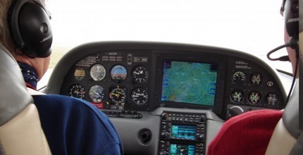Pilotem na zkoušku v délce 60 minut letu + 45 min teorie luxusním letounem CIRRUS SR 20