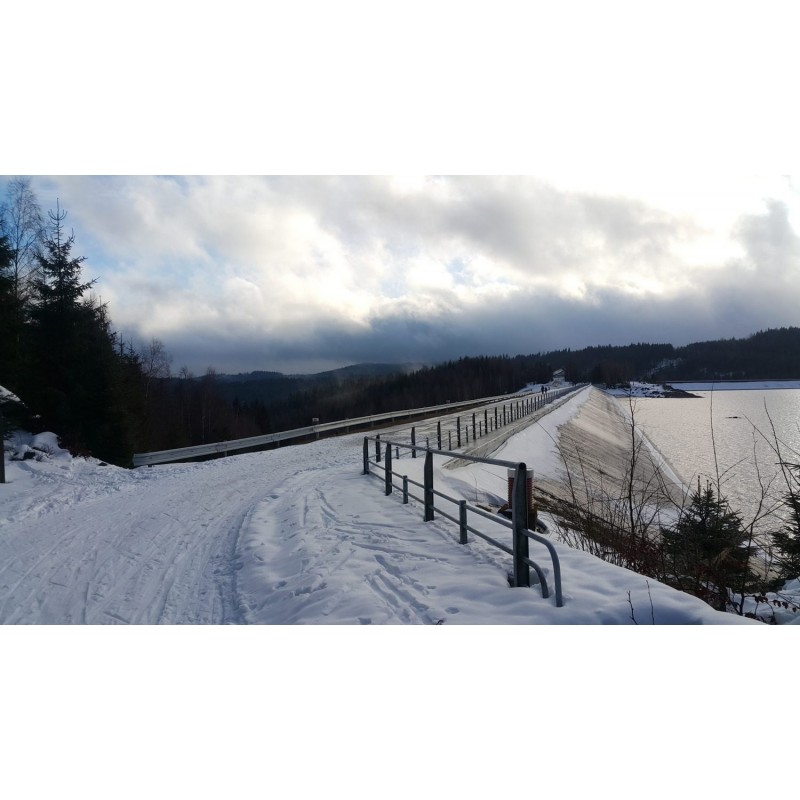 Dárkový poukaz na celodenní výpravu na sněžnicích Jizerské hory – náhled 3