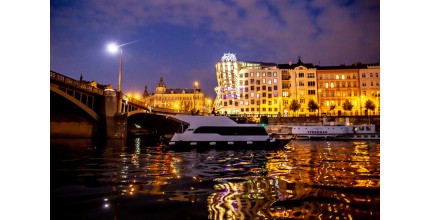 Privátní plavba po Vltavě na luxusní jachtě v délce 3 hod