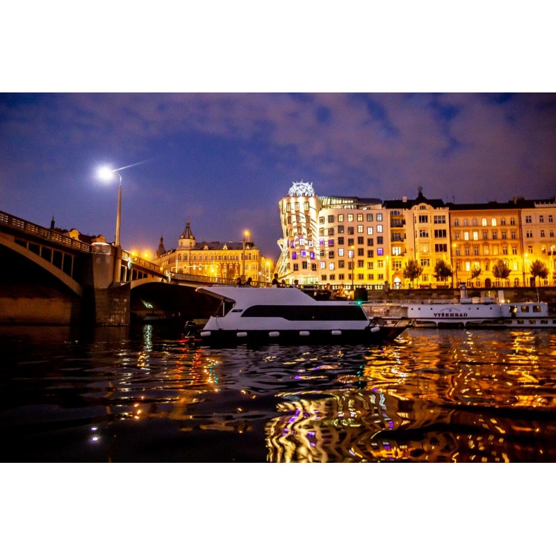 Dárkový poukaz na Privátní plavbu po Vltavě na luxusní jachtě - 3 hod – náhled 10