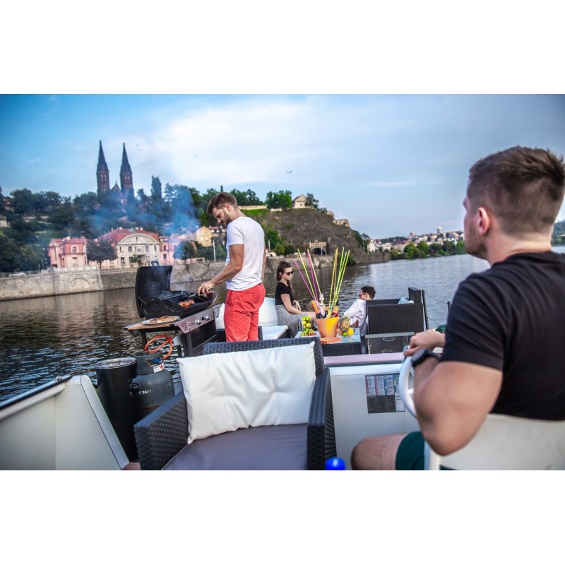 Dárkový poukaz na Privátní plavbu po Vltavě na luxusní jachtě - 3 hod – náhled 3