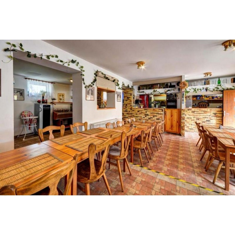 Dárkový poukaz na ubytování pro dva s polopenzí a degustací vína – náhled 5