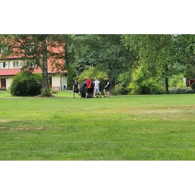 Dárkový poukaz na Týmový závod v kutálení pneumatik od traktoru – náhled 2