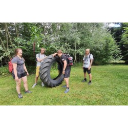 Dárkový poukaz na Týmový závod v kutálení pneumatik od traktoru – Darujpoukaz.cz