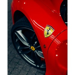 Dárkový poukaz na jízdu ve Ferrari nebo Lamborghini