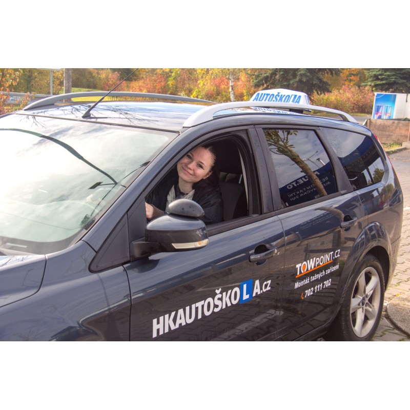 Dárkový poukaz na řidičský výcvik s HK Autoškolou