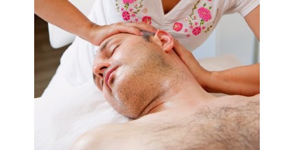 Kosmetické ošetření obličeje s masáží hlavy