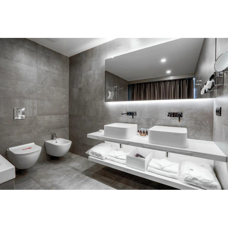 Dárkový poukaz na noc v Tančícím domě s lahví Champagne pro dva – náhled 6