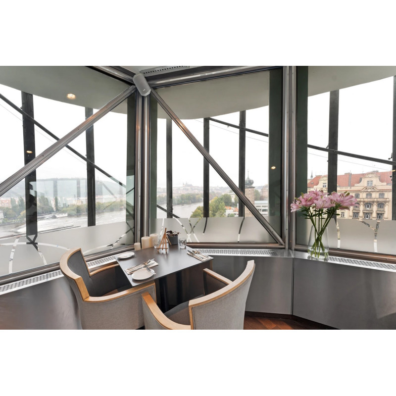 Dárkový poukaz na noc v Ginger suite s výhledem na Pražský hrad – náhled 9