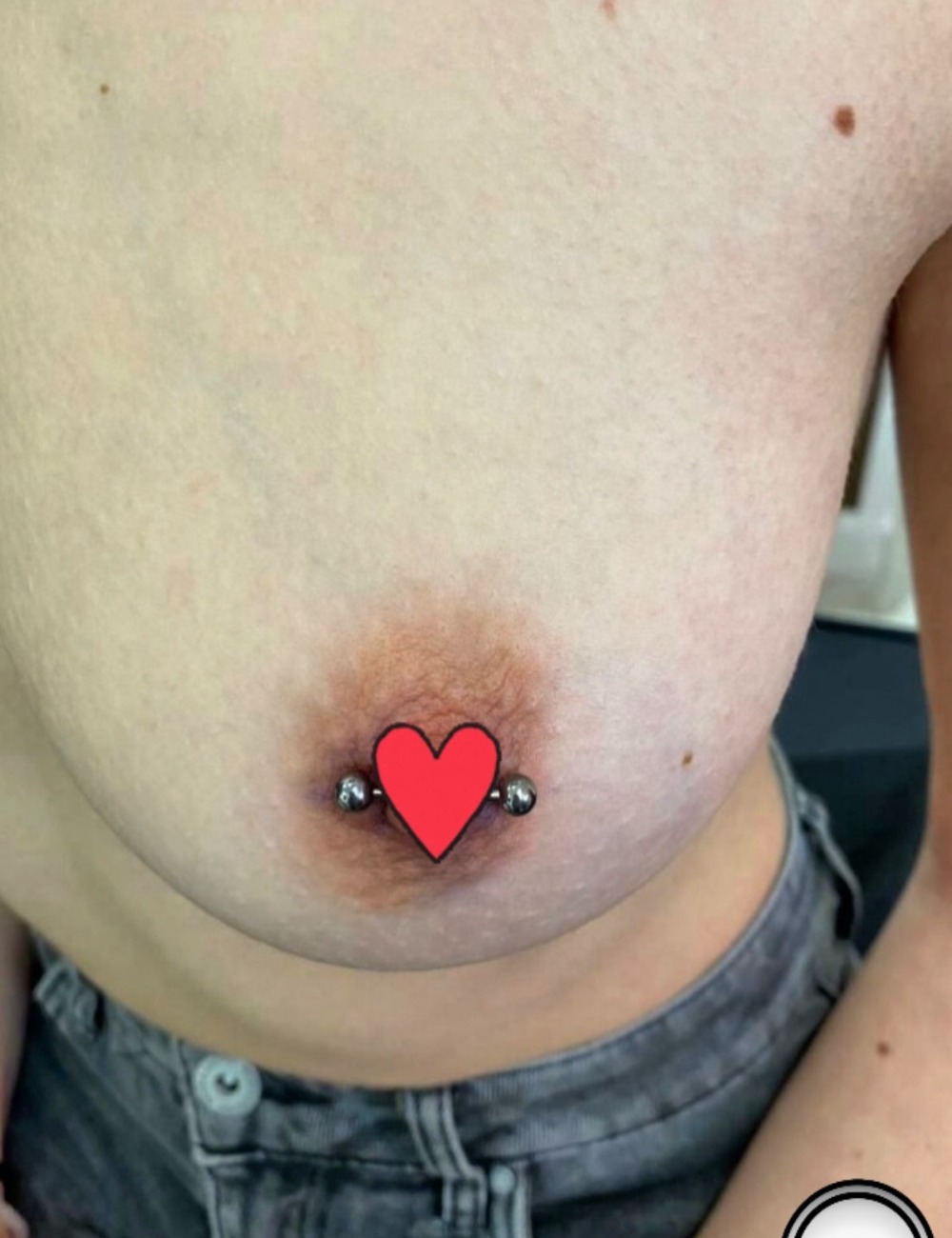 Dárkový poukaz na aplikaci piercingu, microdermalu nebo nákup šperku – ukázka 2 – Darujpoukaz.cz