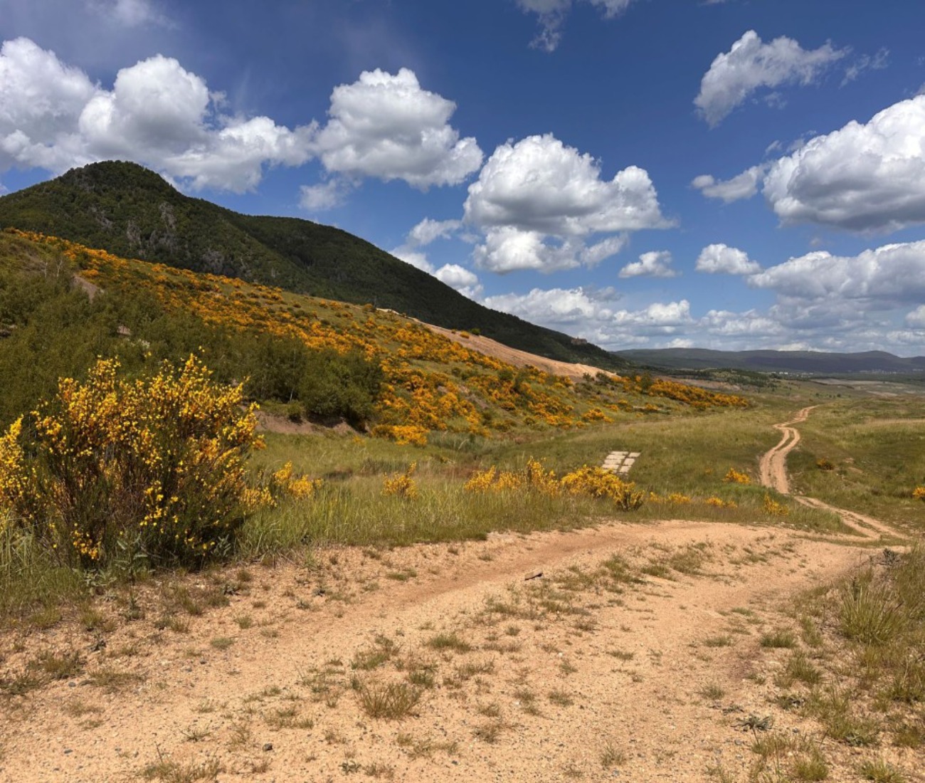 Dárkový poukaz na veřejný výlet Offroadsafari.cz-Aktivní velkolom ČSA – ukázka 2 – Darujpoukaz.cz