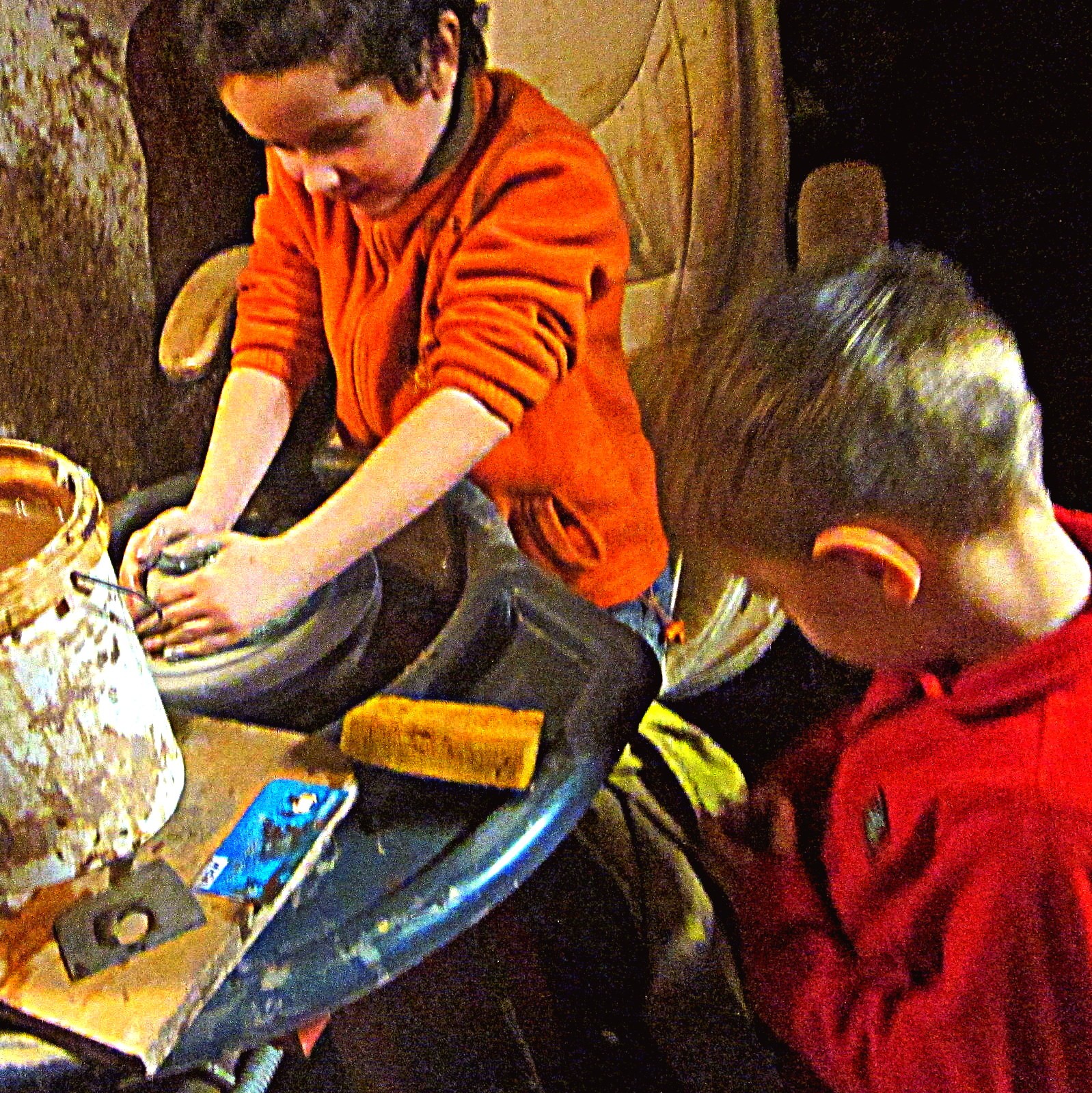 Dárkový poukaz na odpolední minikurz keramiky a hrnčířství - točí celá rodina v hodnotě 1500 Kč